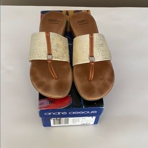 Andre Assous Fancy Flip Flops. Nice Gold AA, Sz 39